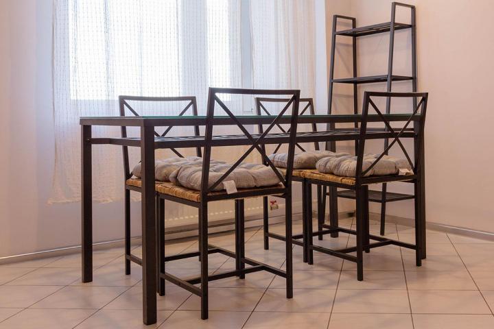 Fabricant de mobilier en acier et en bois qui s’adapte à vos demandes.